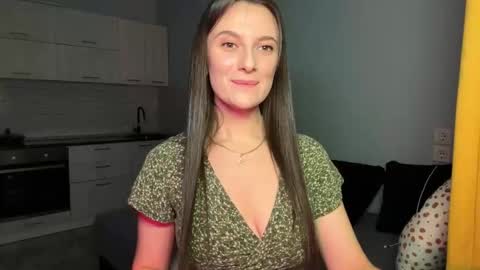 luna_raee online show from 11.03.25