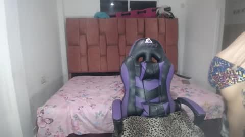 Snapshot of luna_rosita chatting on 12.06.24 Luna online show from 12.06.24