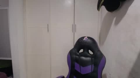 Snapshot of luna_rosita chatting on 01.29.25 Luna online show from 01.29.25