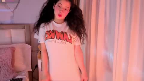 L U N A   Try my private  online show from 09.23.25