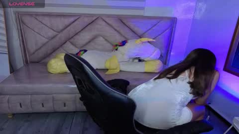 Snapshot of luna_star_v chatting on 11.06.25 Live 1000pm 600am COLOMBIAN HOUR online show from 11.06.25