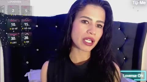 luna_starr69 online show from 11.25.25