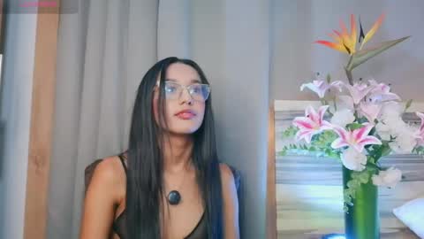 Snapshot of luna_valen chatting on 05.10.26 luna_valen online show from 05.10.26