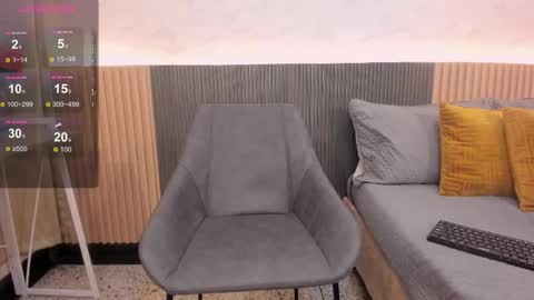 Snapshot of luna_valle chatting on 09.29.25 luna_valle online show from 09.29.25