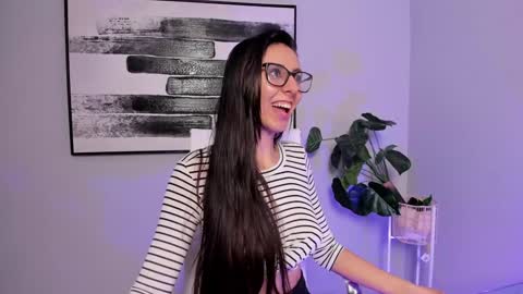 Snapshot of luna_willians chatting on 01.27.25 luna online show from 01.27.25