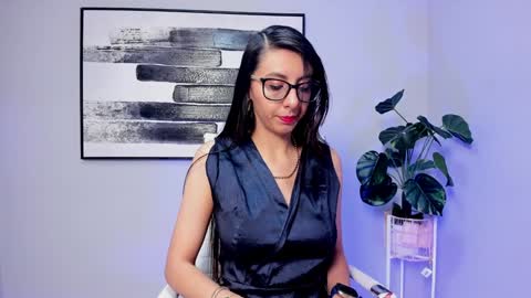 Snapshot of luna_willians chatting on 01.29.25 luna online show from 01.29.25