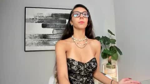 Snapshot of luna_willians chatting on 03.04.25 luna online show from 03.04.25