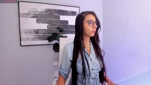 Snapshot of luna_willians chatting on 03.05.25 luna online show from 03.05.25