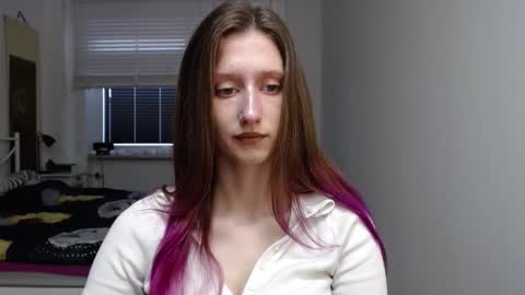 L U N A  online show from 11.06.25