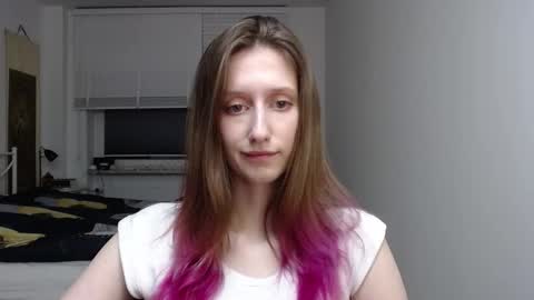 L U N A  online show from 11.17.25