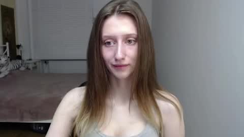 L U N A  online show from 04.15.26