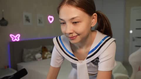 Snapshot of luna_yung chatting on 05.06.26 Sweet Luna online show from 05.06.26