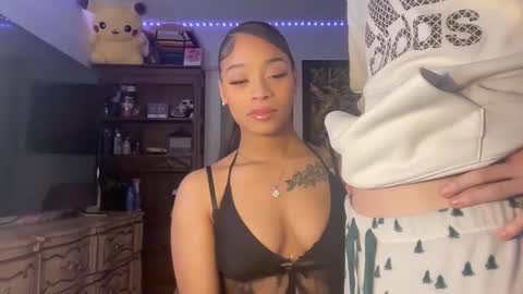 lunaa_11 online show from 02.14.25