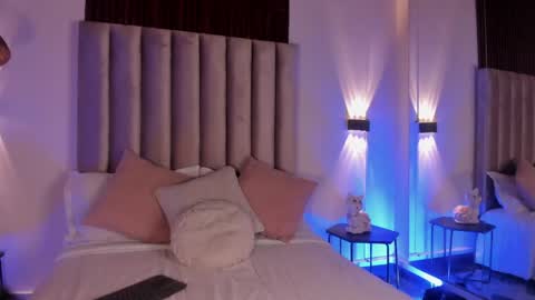 lunaa_moonn online show from 05.14.26