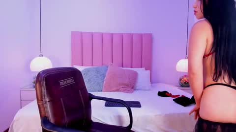 lunaa_skye online show from 10.06.25