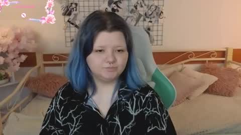 Snapshot of lunaar_ chatting on 04.27.26 Luna online show from 04.27.26