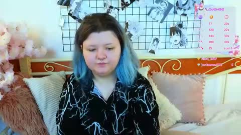 Snapshot of lunaar_ chatting on 05.22.26 Luna online show from 05.22.26