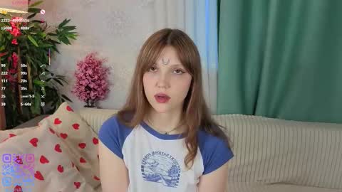 Snapshot of lunabate chatting on 10.29.25 Luna online show from 10.29.25