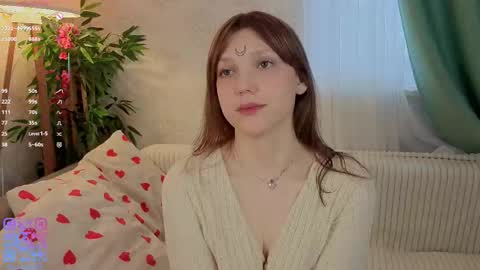 Snapshot of lunabate chatting on 11.03.25 Luna online show from 11.03.25