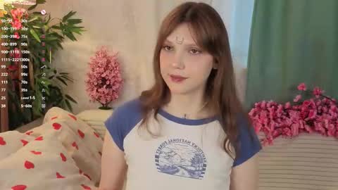 Snapshot of lunabate chatting on 11.07.25 Luna online show from 11.07.25