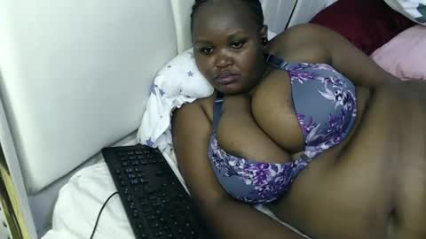 lunabloom01 online show from 03.11.26