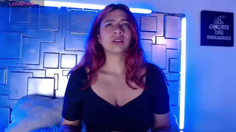 Snapshot of lunabloom2 chatting on 02.11.26 lunabloom2 online show from 02.11.26