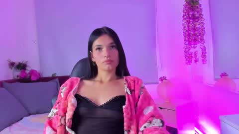 lunaduvall online show from 02.06.25