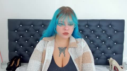 Snapshot of lunaflirt chatting on 09.29.25 Luna online show from 09.29.25