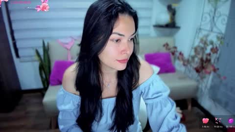 Snapshot of lunagasai_ chatting on 10.31.25 Luna online show from 10.31.25