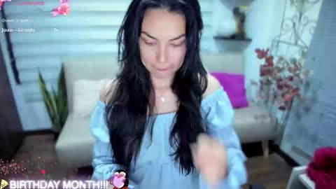 Snapshot of lunagasai_ chatting on 11.13.25 Luna online show from 11.13.25