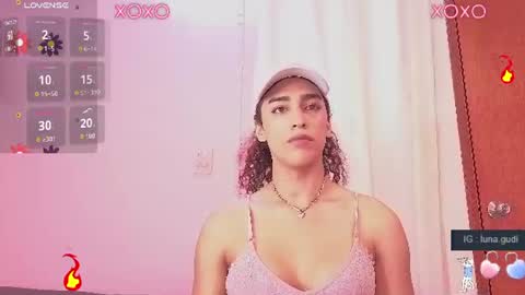 Snapshot of lunagudis chatting on 07.20.26 lunagudis online show from 07.20.26