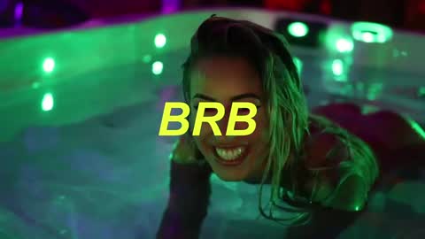 Snapshot of lunaink_ chatting on 10.20.25 Laura online show from 10.20.25