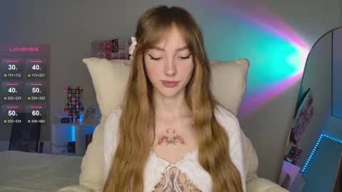 Snapshot of lunainnk chatting on 10.13.25 Luna online show from 10.13.25