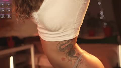 Snapshot of lunalike chatting on 03.18.26 lunalike online show from 03.18.26