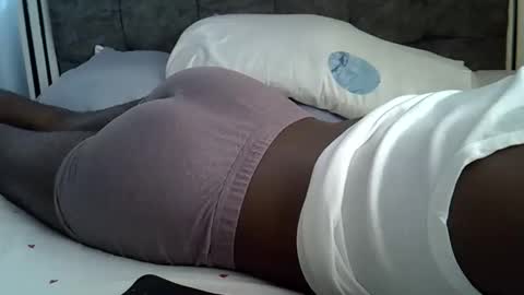 lunalove22_ online show from 03.21.26