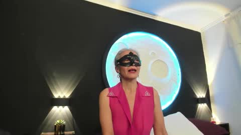 lunamisteriosa_ online show from 10.23.25