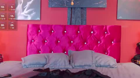 Snapshot of lunamistyc chatting on 12.26.24 Luna online show from 12.26.24