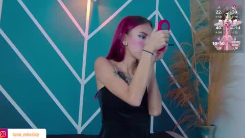 Snapshot of lunamistyc chatting on 09.26.25 Luna online show from 09.26.25