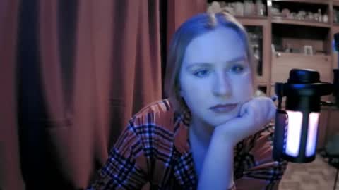 Snapshot of lunamystique_ chatting on 02.18.26 lunamystique_ online show from 02.18.26