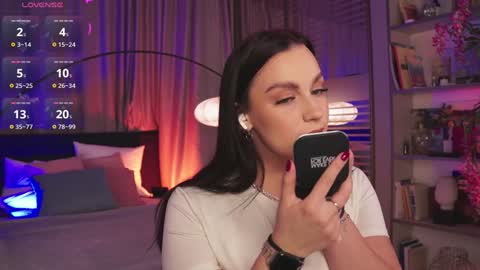 Luna  next streams Mon Fri Sat Sun 8pm-5am gmt0 online show from 12.01.24