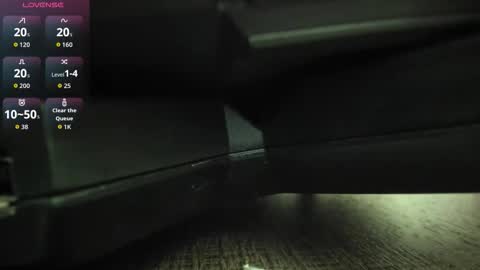 Snapshot of lunaonekiss chatting on 09.22.25 Aisha online show from 09.22.25