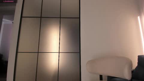 Snapshot of lunaonekiss chatting on 11.03.25 Aisha online show from 11.03.25