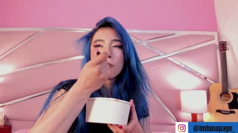 Luna Page online show from 02.03.25