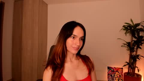 Snapshot of lunapau chatting on 10.19.25 luna online show from 10.19.25