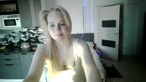 Snapshot of lunapeony chatting on 02.23.26 lunapeony online show from 02.23.26