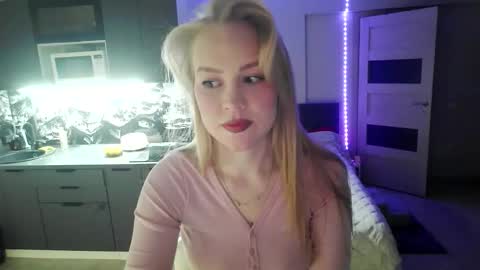 Snapshot of lunapeony chatting on 02.23.26 lunapeony online show from 02.23.26