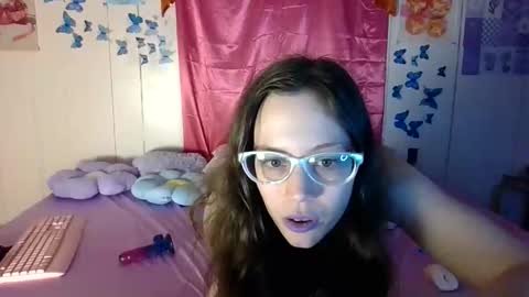 Snapshot of lunaquinn45 chatting on 10.24.25 lunaquinn45 online show from 10.24.25