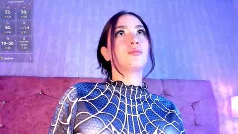 Snapshot of lunar_leen chatting on 10.28.25 Luna online show from 10.28.25