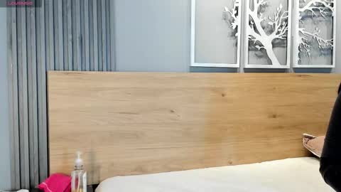 Luna  online show from 11.17.25