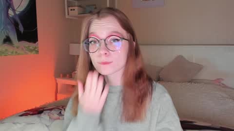 Snapshot of lunar_sofia chatting on 12.15.24 Sofia online show from 12.15.24